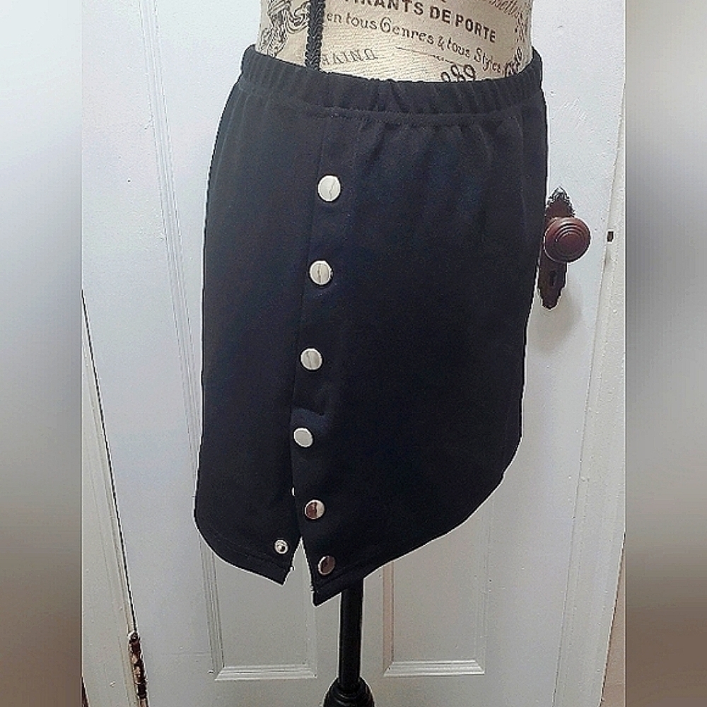 High Waist Button Skirt. 🌴